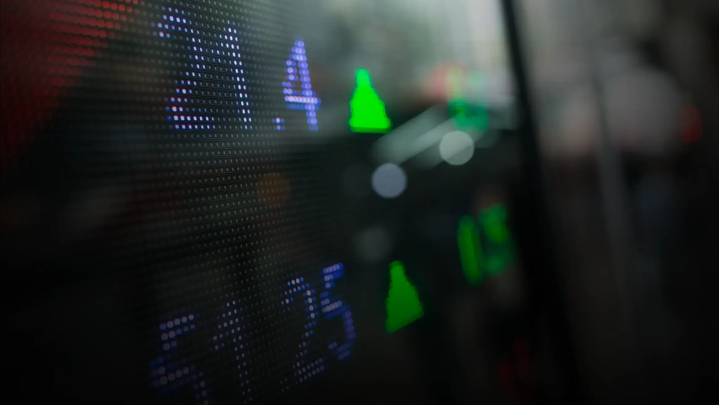 Global Equities Rally on Soft US Data.webp